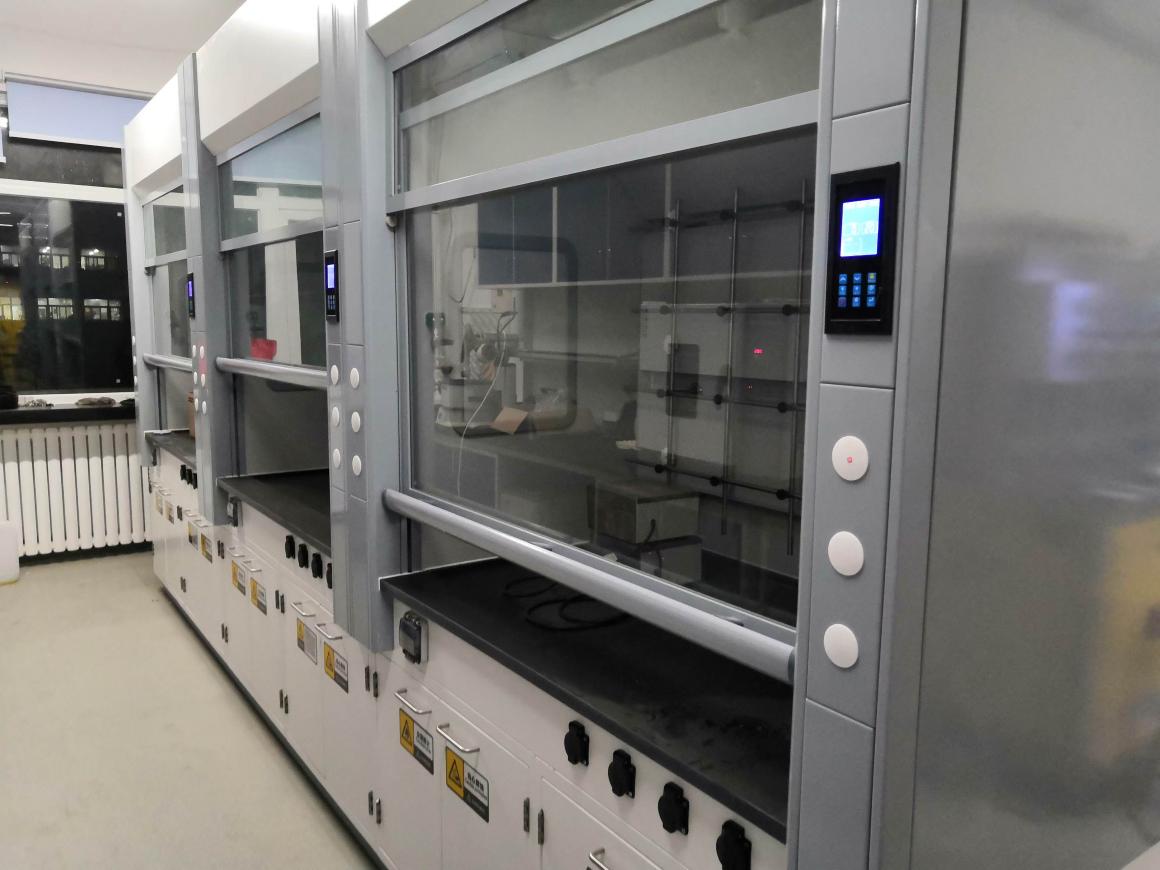 506 Fume hood