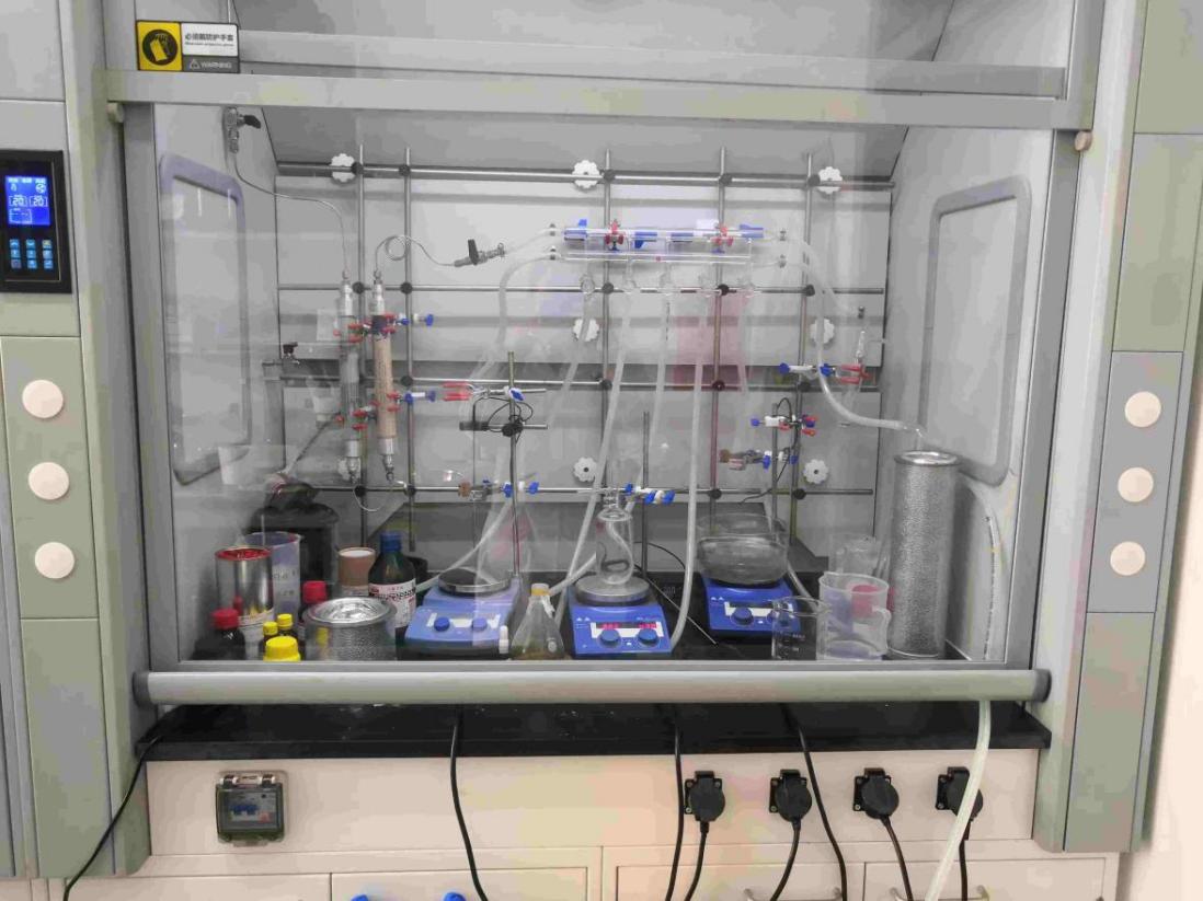 605 Fume hood
